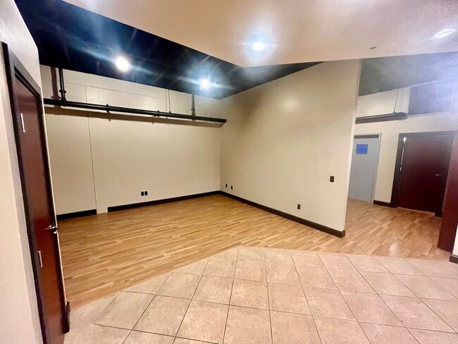 Building Photo - Beautiful Loft in Downtown Springfield