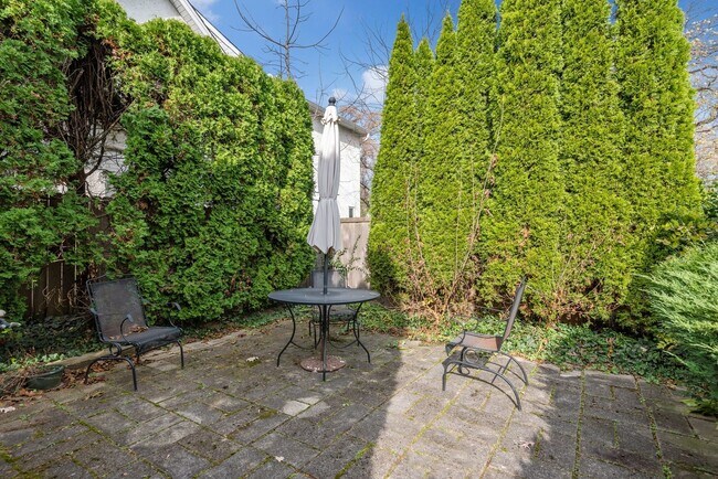 Building Photo - 1099 Tower Rd