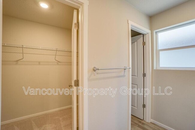 Building Photo - 9448 N Chestnut St