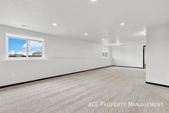 Building Photo - 132 Corbin James Ct