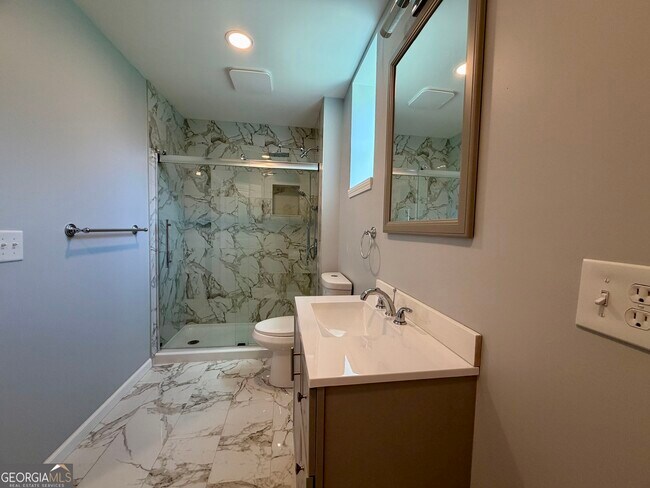 Building Photo - 121 Quail Forest Circle