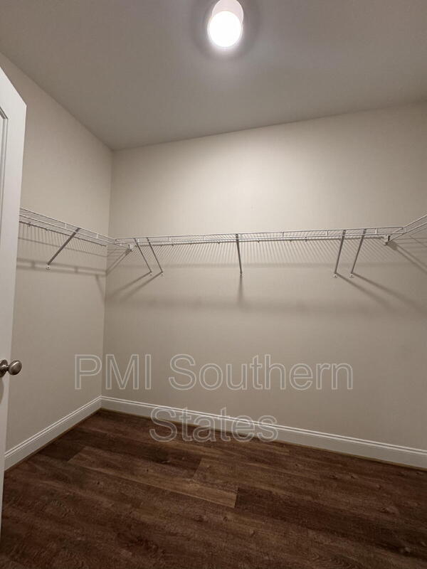 Building Photo - 403 Albus Dr