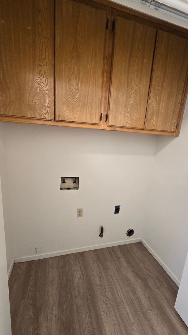 Building Photo - 7912 Rushing River Ct