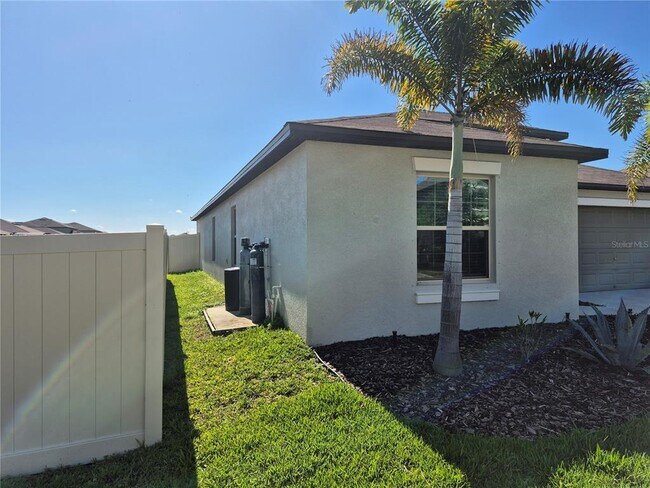 Building Photo - 7033 King Crk Dr