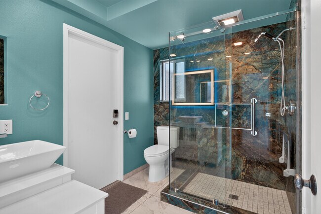 Building Photo - 2490 E Miramonte Cir