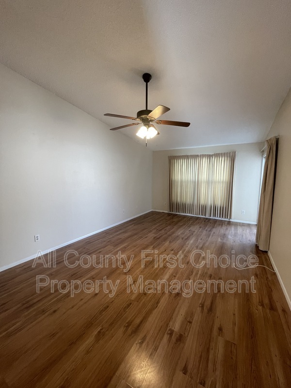 Building Photo - 7315 Parkside Villas Dr