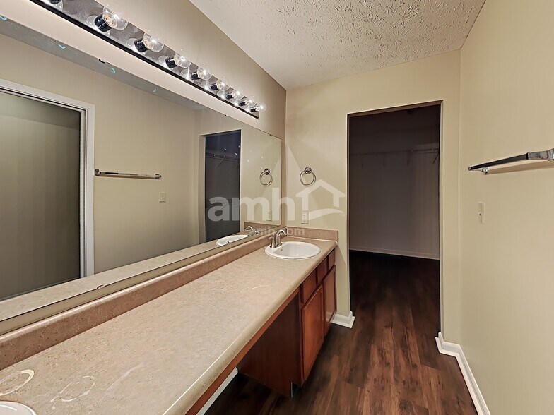 Building Photo - 11532 Pegasus Dr