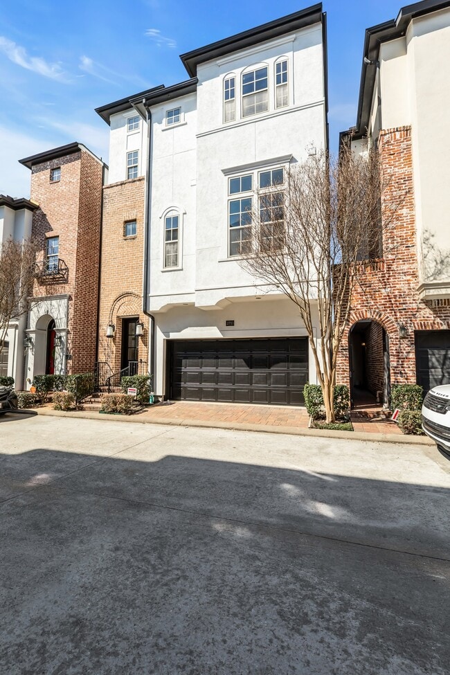 Building Photo - 2711 Arabelle Grove