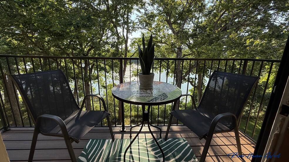 Balcony - 515 Basswood Ave