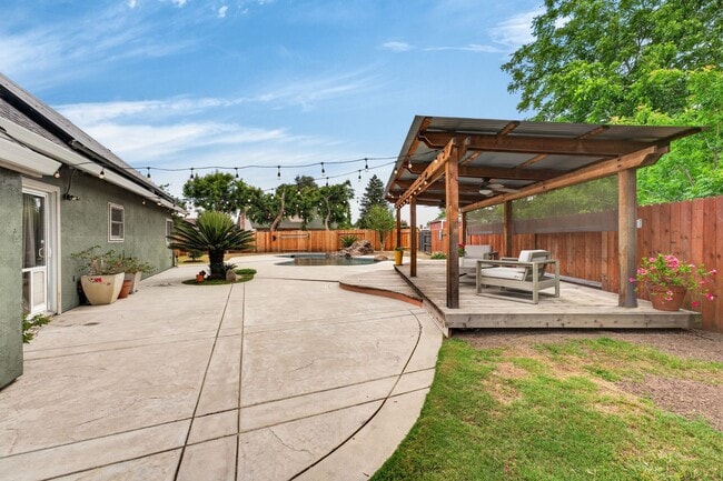 Building Photo - 420 Colusa Pl