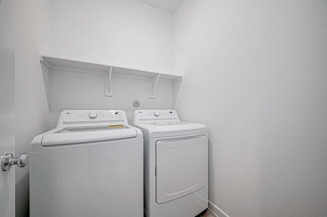 Building Photo - 9746 Pettus Crk Dr