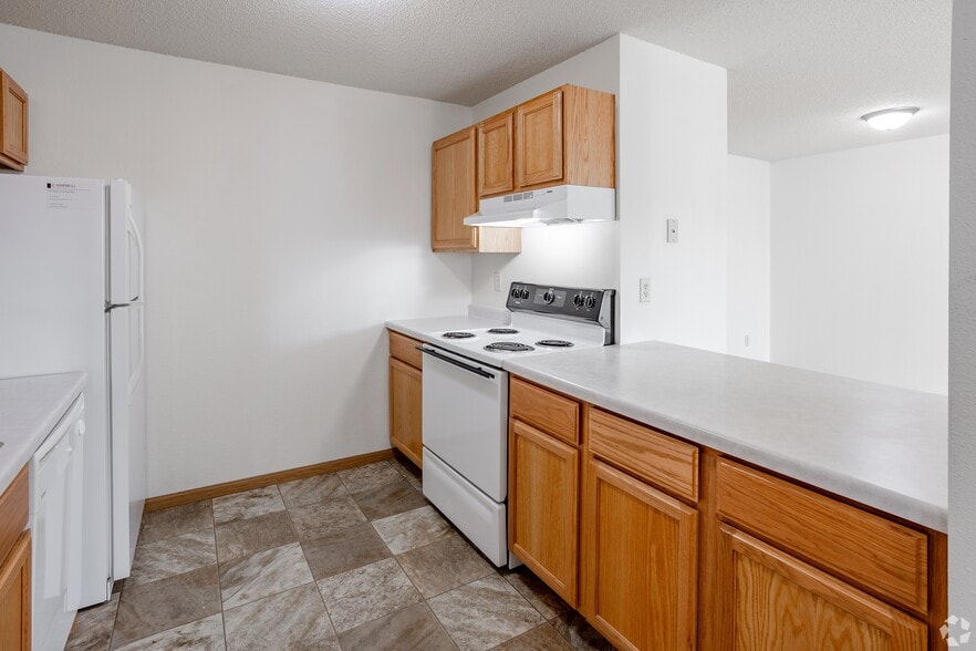 Building Photo - Hillcrest Apartments