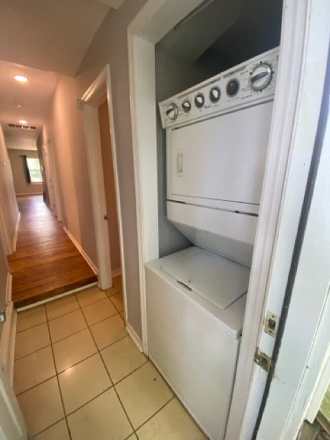 Building Photo - Cute 3 Bedroom Manchester Bungalow