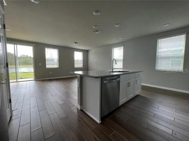 Building Photo - 756 Legacy Dr