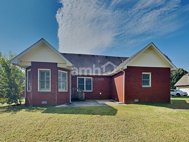 Building Photo - 1714 Bridget Dr