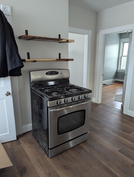 Building Photo - 57 Clemence St