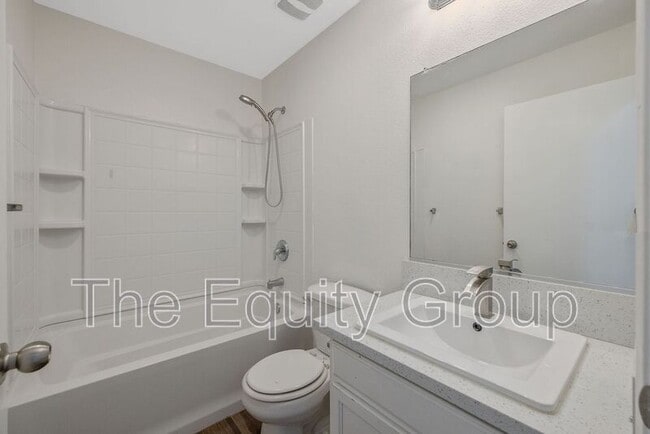 Building Photo - 4346 W Rialto Ave