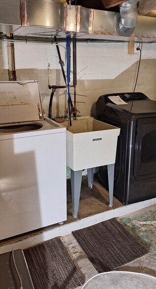 Washer and Dryer - 719 Polk St