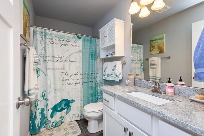 Building Photo - 5805 Pine Ct