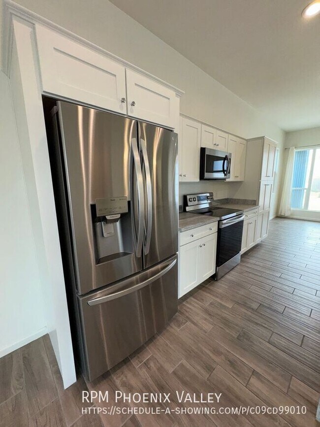 Building Photo - 383 N 157th Ln