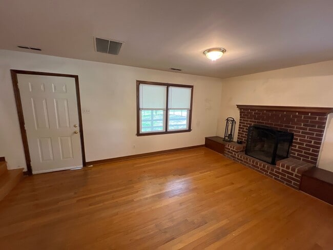 Building Photo - 7403 Shady Grove Rd