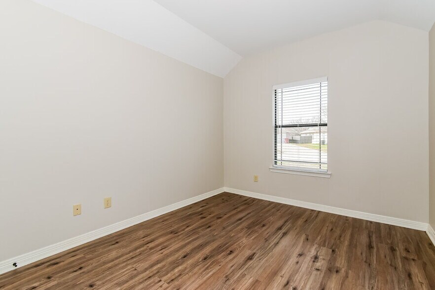 Building Photo - 308 Autumn Trail