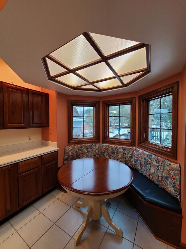 Building Photo - Charming 3-Bedroom, 2-Bathroom Home in South Haven, MI