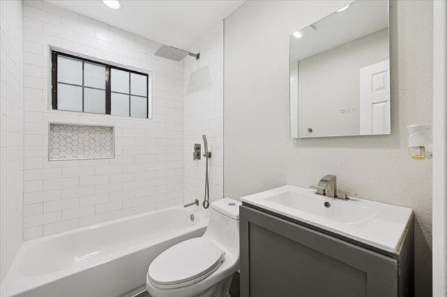 Building Photo - 2509 Avenel Dr