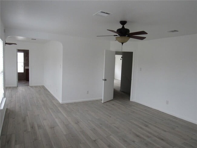 Building Photo - 2107 Deer Creek Trail