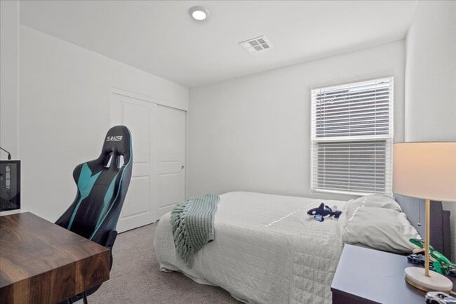 Building Photo - Newer Build 4-Bedroom Home with Chef’s Kitchen & Entertainer’s Backyard