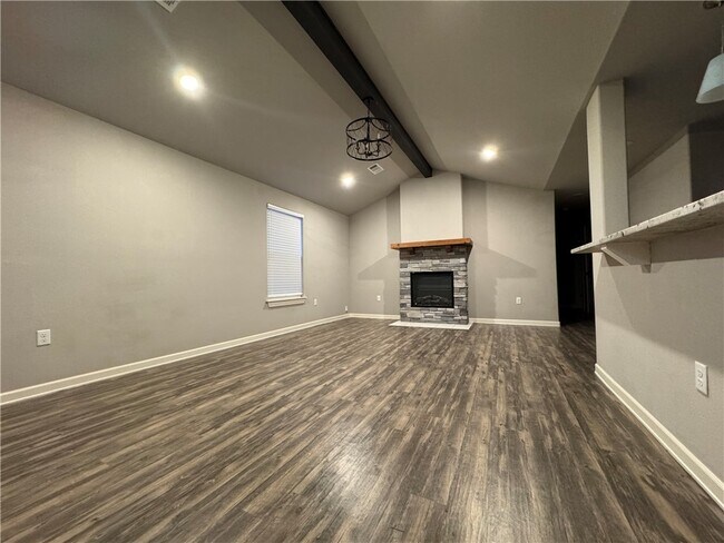 Building Photo - 1707 S K Pl