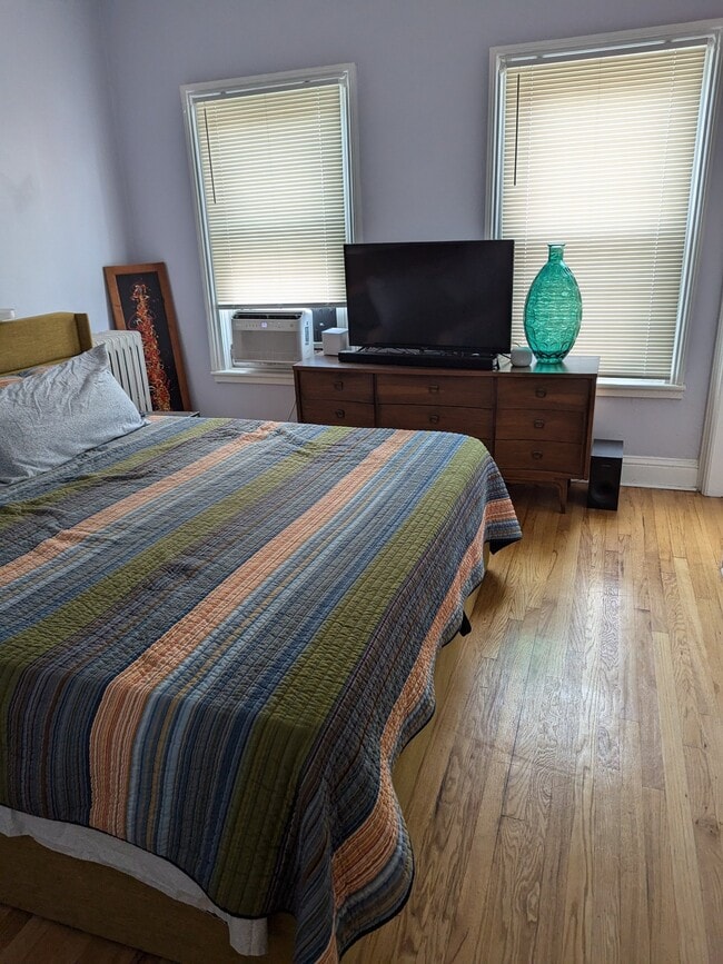 Building Photo - 24 Cortland Pl