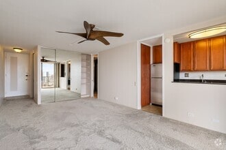 Building Photo - 1 Bed 1 Bath 1 Parking Condo in Makiki