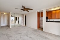 Building Photo - 1 Bed 1 Bath 1 Parking Condo in Makiki
