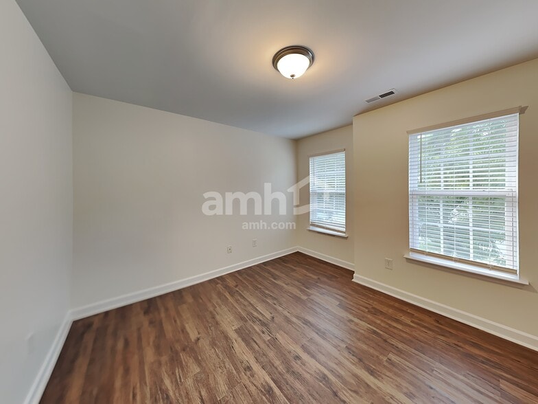 Building Photo - 12102 Hampton Place Dr