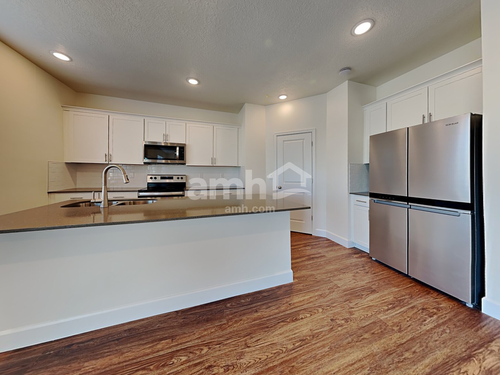 Building Photo - 259 N Dry Crk Rd