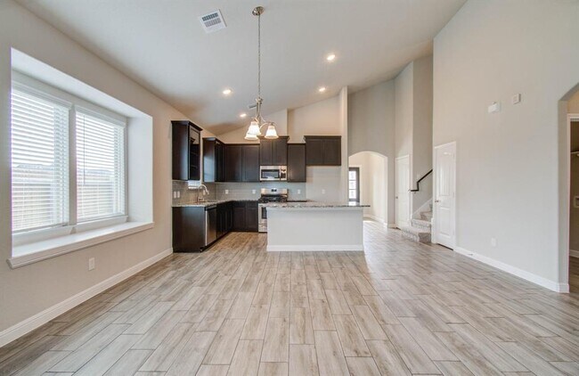 Building Photo - 2442 Wembley Way