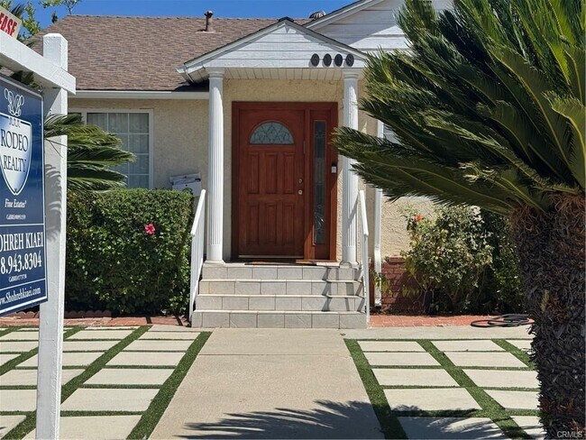 Building Photo - 5118 Newcastle Ave
