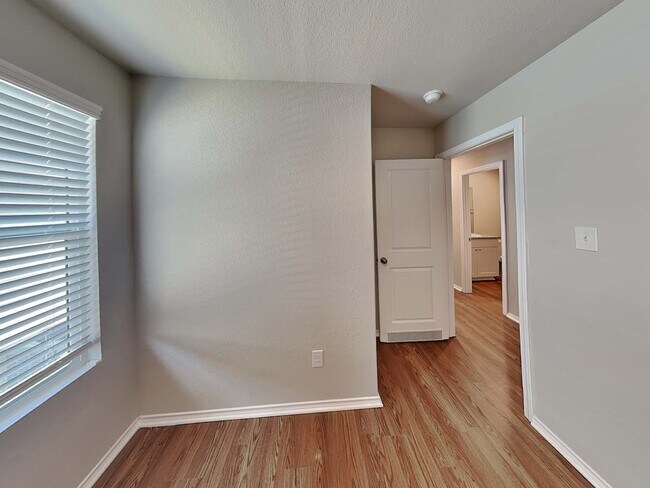 Building Photo - 5442 Verdugos Pl