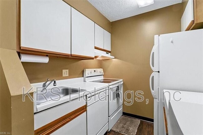 Building Photo - 126 Wells Ct