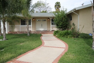 Building Photo - Private HOME 3bed/2 bath + POOL in Woodland Hills! NO OTHER UNIT ON THE PROPERTY!!!!