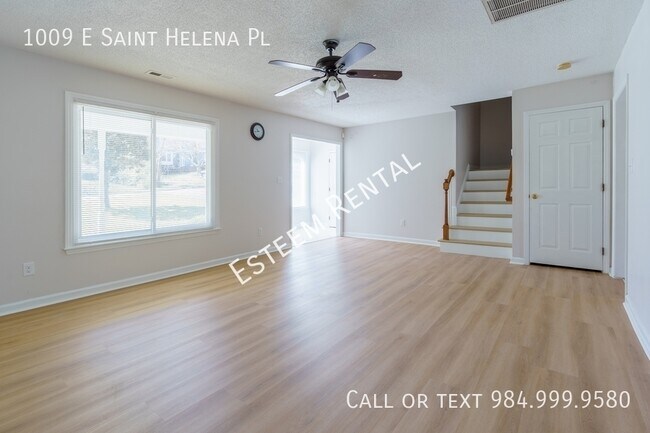 Building Photo - 1009 E St Helena Pl