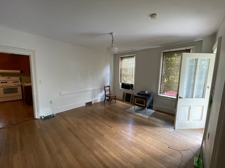 Unit 1 - 24 Leatherstocking St