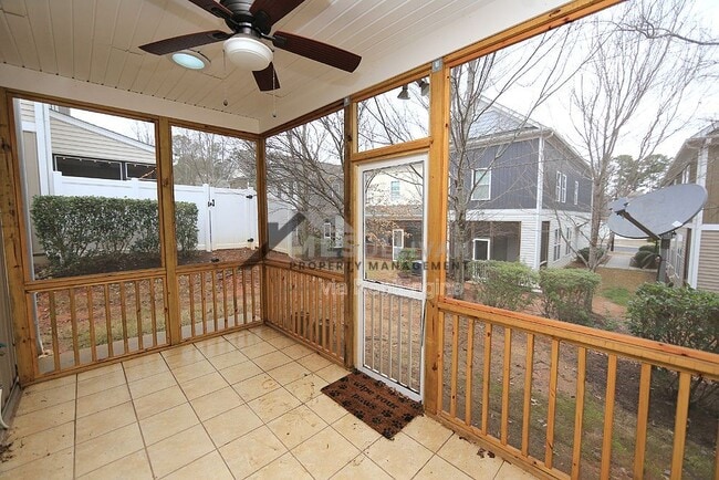 Building Photo - 2422 Memory Ridge Drive