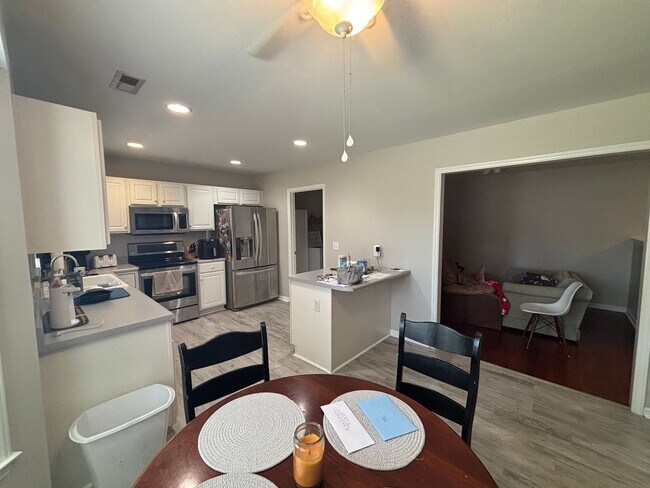 Building Photo - 3 Bed 2 Bath Single  Family Home in OGDEN/Murrayville