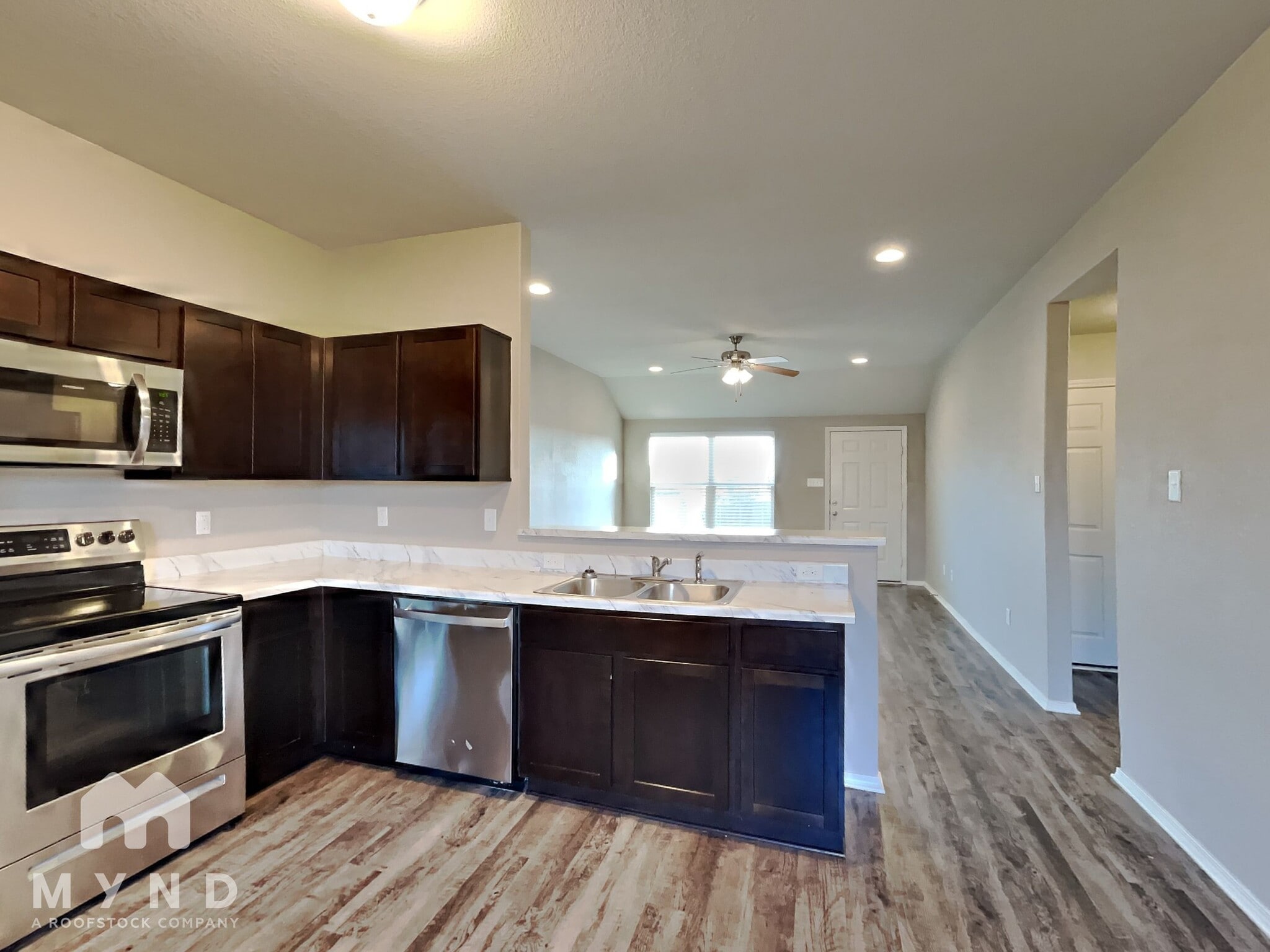 Building Photo - 949 Pinehurst Loop