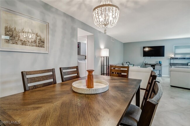 Building Photo - 1351 Curlew Ave