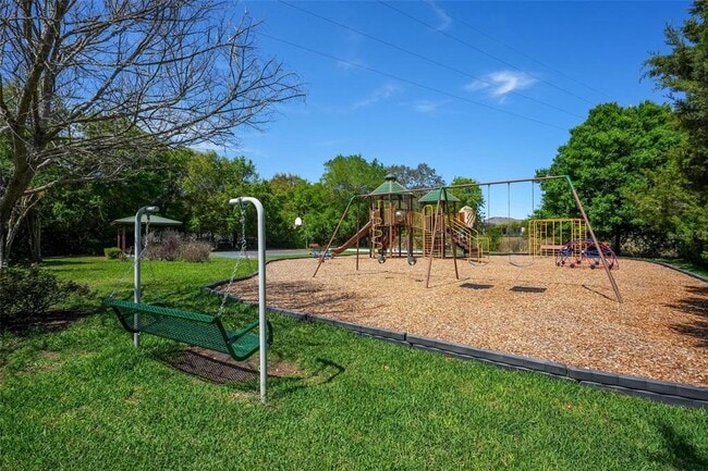 Building Photo - 7006 Pine Hollow Dr