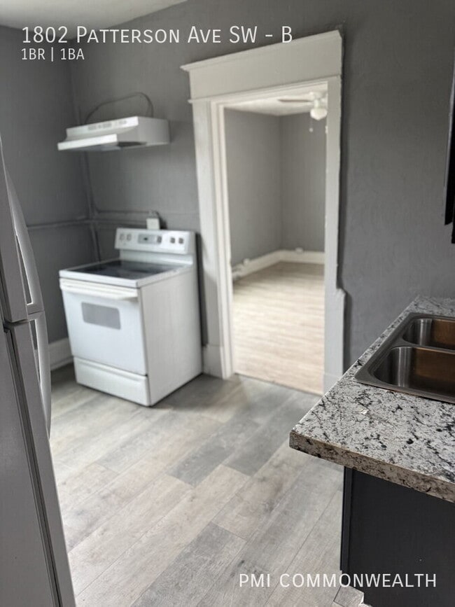 Building Photo - 1802 Patterson Ave SW