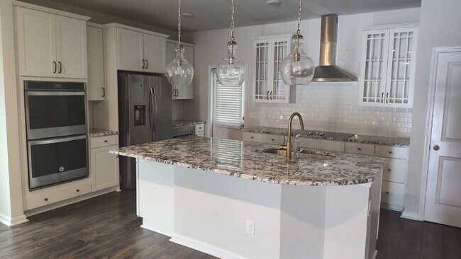 Building Photo - Gorgeous Home in Pooler